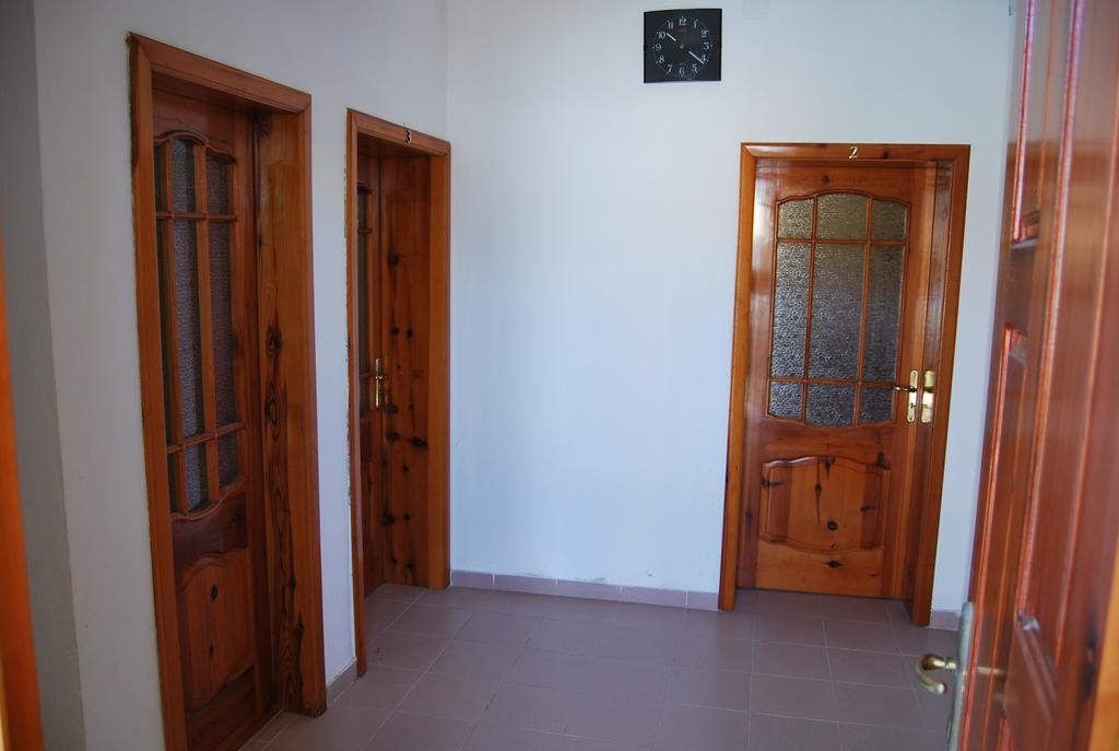 H And H Guesthouse เวลิโปเยอ ภายนอก รูปภาพ